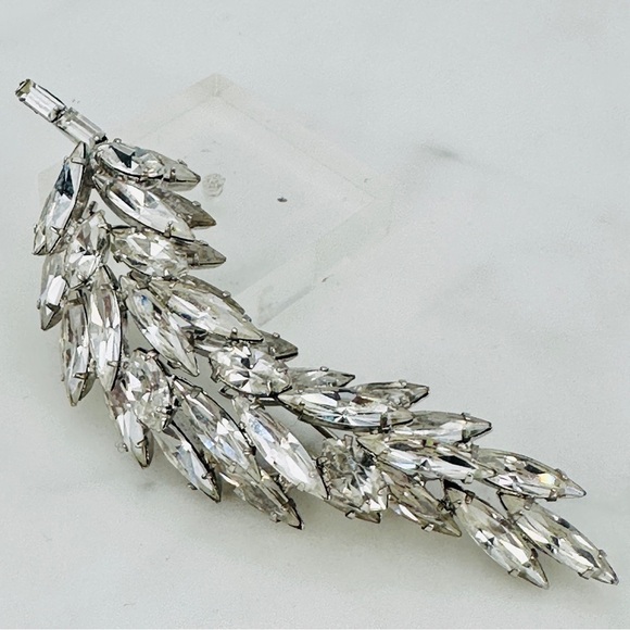 Vintage Regency Jewels Brooch Pin Signed Clear Facet Navette Rhinestone 50s 60s - Picture 5 of 10